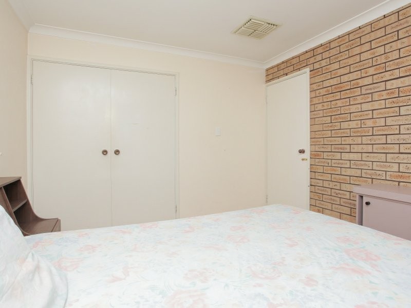 12 Dora Street, Queens Park WA 6107