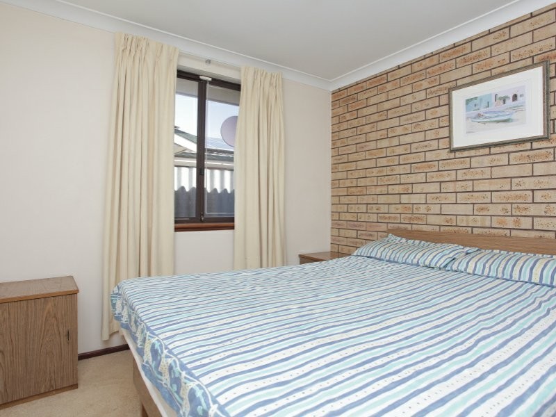 12 Dora Street, Queens Park WA 6107