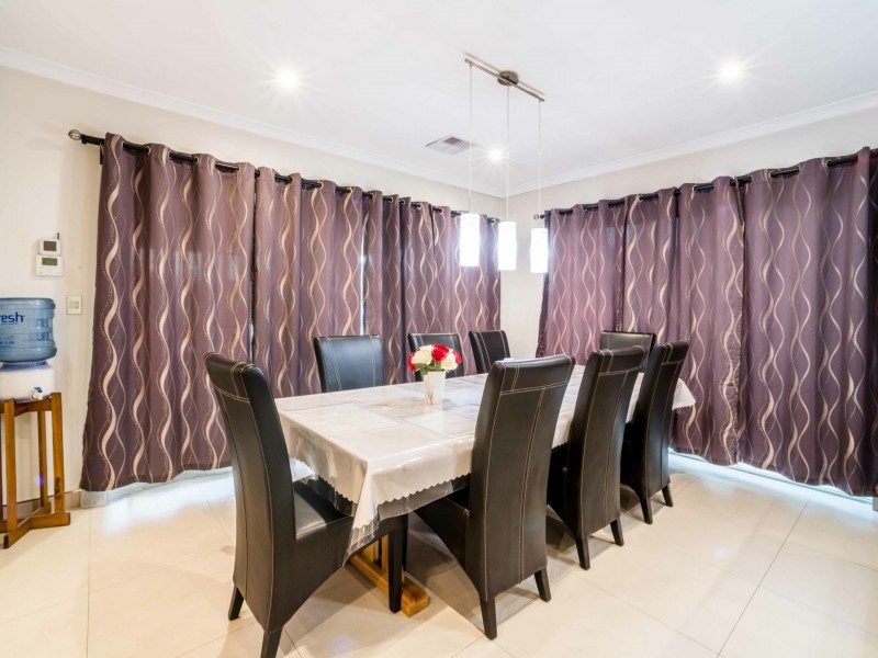 323 Wharf Street, Queens Park WA 6107