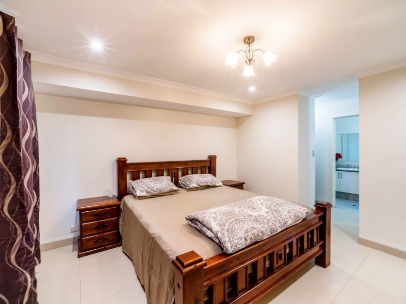 323 Wharf Street, Queens Park WA 6107