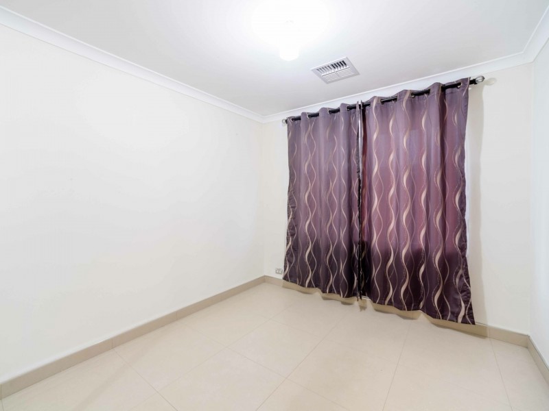 323 Wharf Street, Queens Park WA 6107