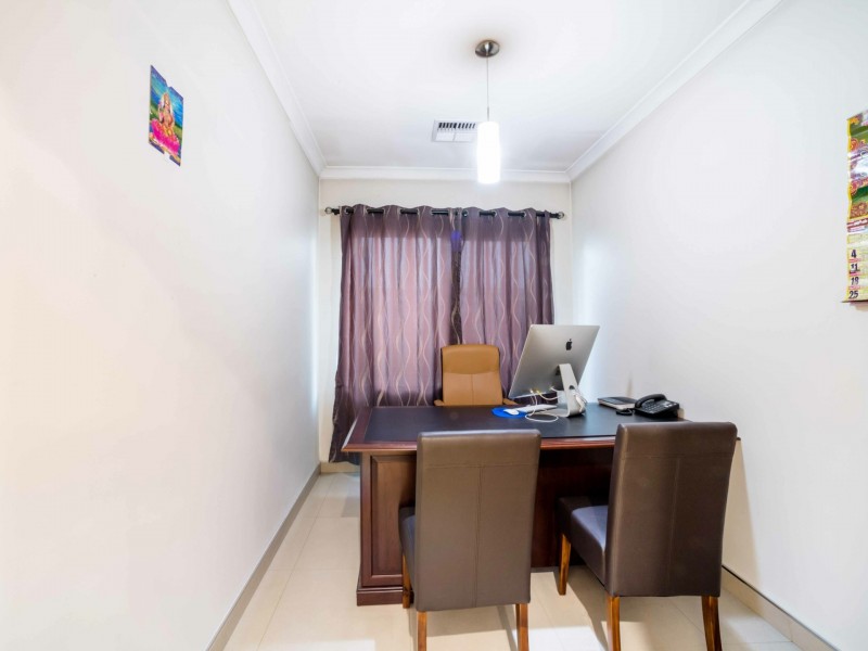 323 Wharf Street, Queens Park WA 6107