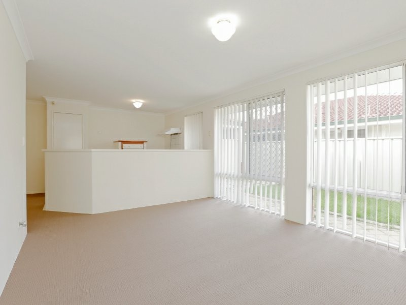 50 Cross Street, Queens Park WA 6107