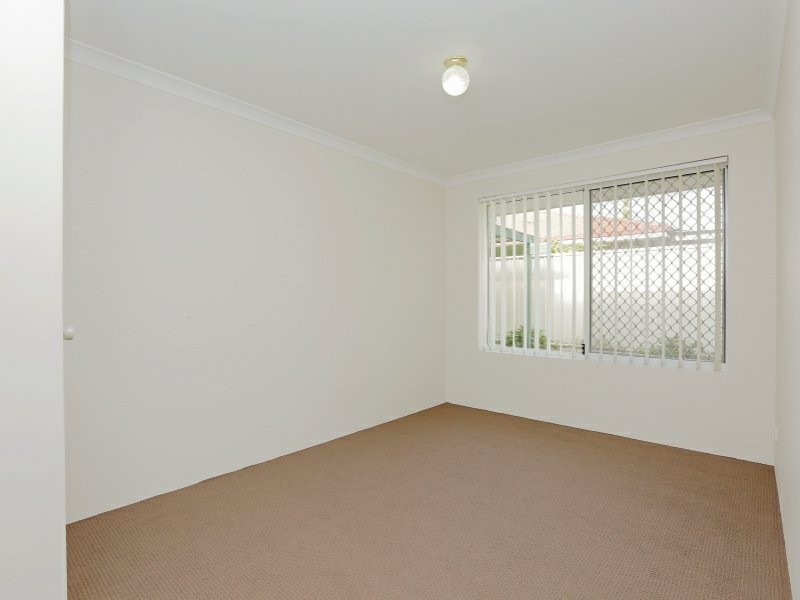 50 Cross Street, Queens Park WA 6107