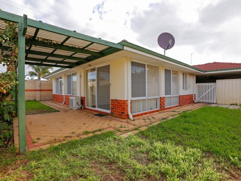 50 Cross Street, Queens Park WA 6107