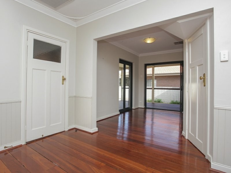 26 Tuam Street, Victoria Park WA 6100