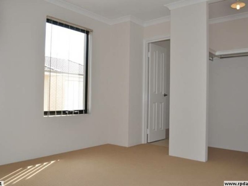 2/7 Stockman Way, Cannington WA 6107