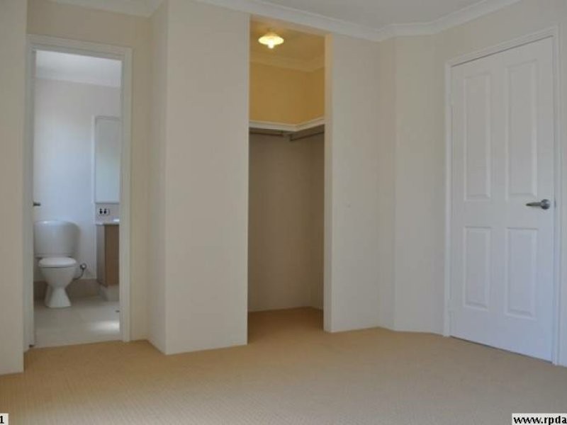 2/7 Stockman Way, Cannington WA 6107