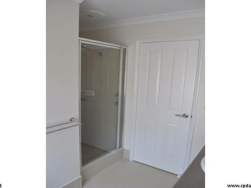 2/7 Stockman Way, Cannington WA 6107