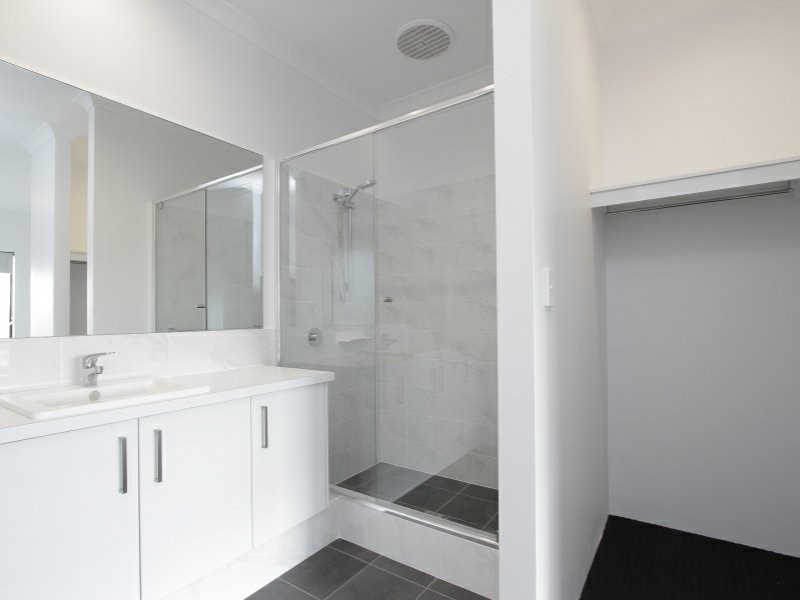 48 Villatella Gardens, Piara Waters WA 6112