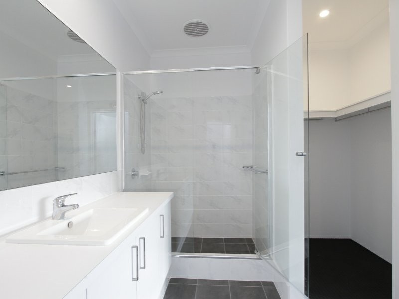 48 Villatella Gardens, Piara Waters WA 6112