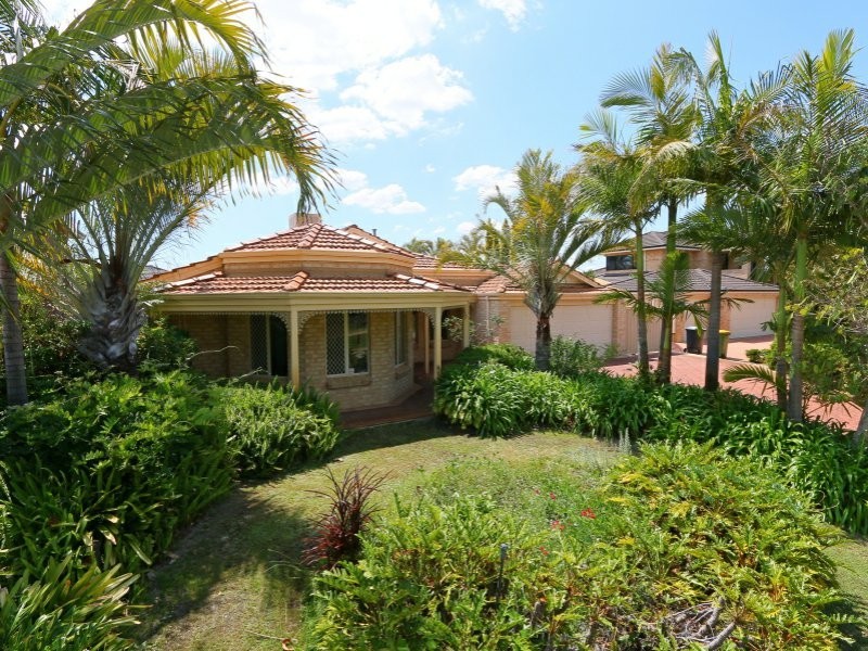 11 Illawarra Crescent, Canning Vale WA 6155