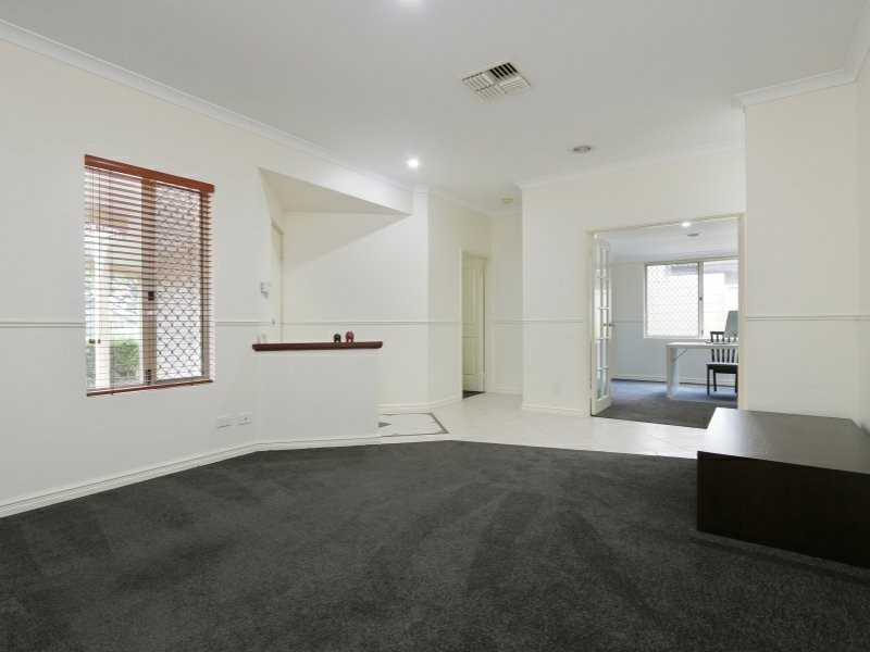 11 Illawarra Crescent, Canning Vale WA 6155