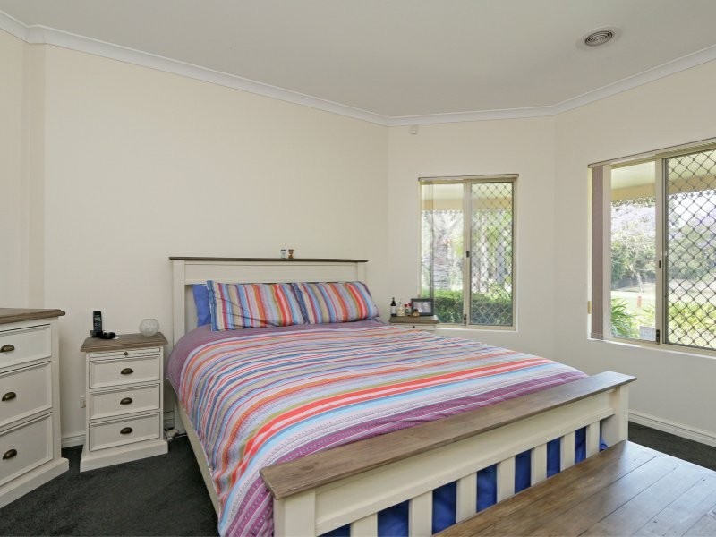 11 Illawarra Crescent, Canning Vale WA 6155