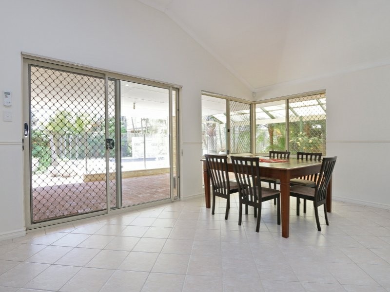 11 Illawarra Crescent, Canning Vale WA 6155