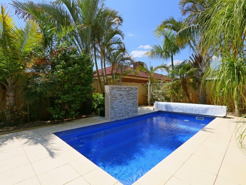 11 Illawarra Crescent, Canning Vale WA 6155