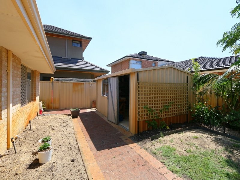 11 Illawarra Crescent, Canning Vale WA 6155