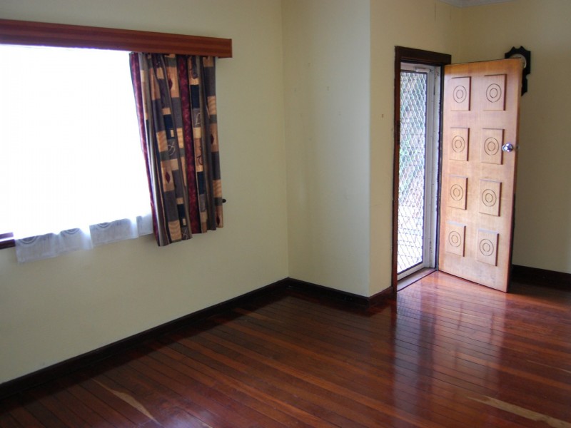 11 Wyndham Street, St James WA 6102