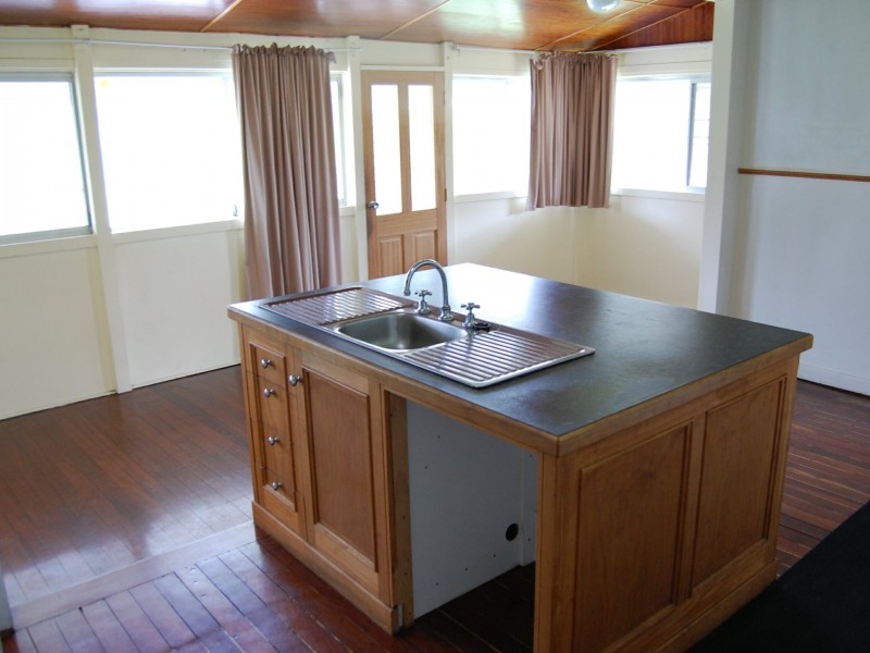 11 Wyndham Street, St James WA 6102