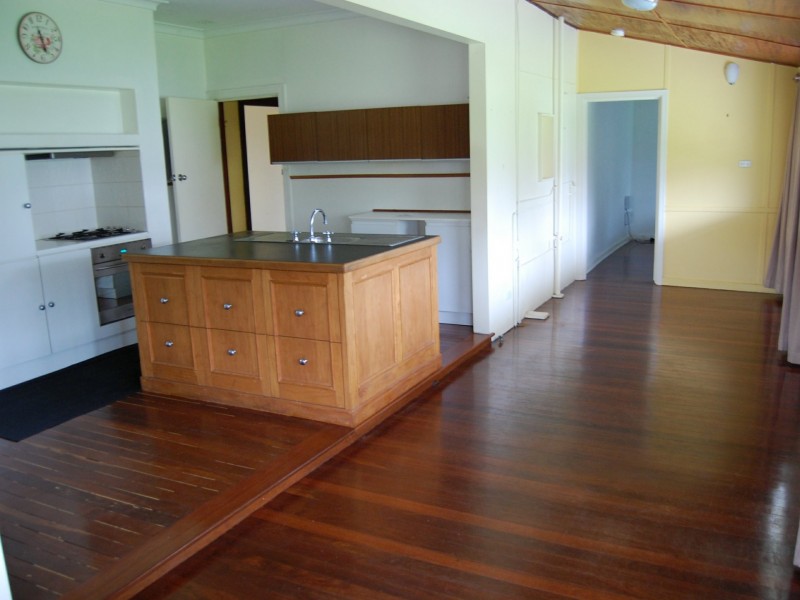 11 Wyndham Street, St James WA 6102