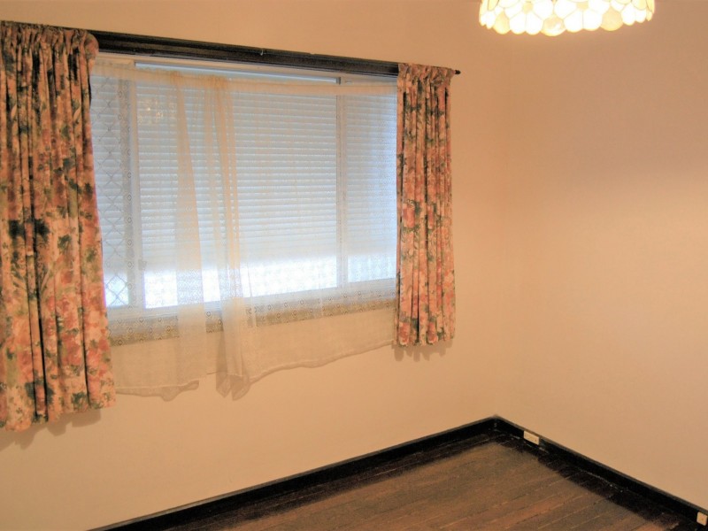 11 Wyndham Street, St James WA 6102