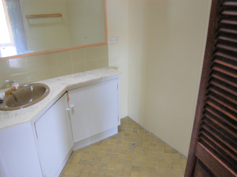 11 Wyndham Street, St James WA 6102