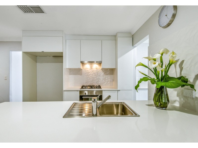 16 Constantine Way, Marangaroo WA 6064