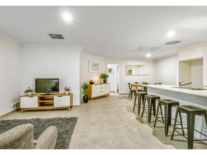 16 Constantine Way, Marangaroo WA 6064