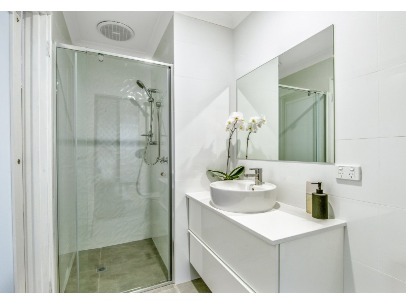 16 Constantine Way, Marangaroo WA 6064