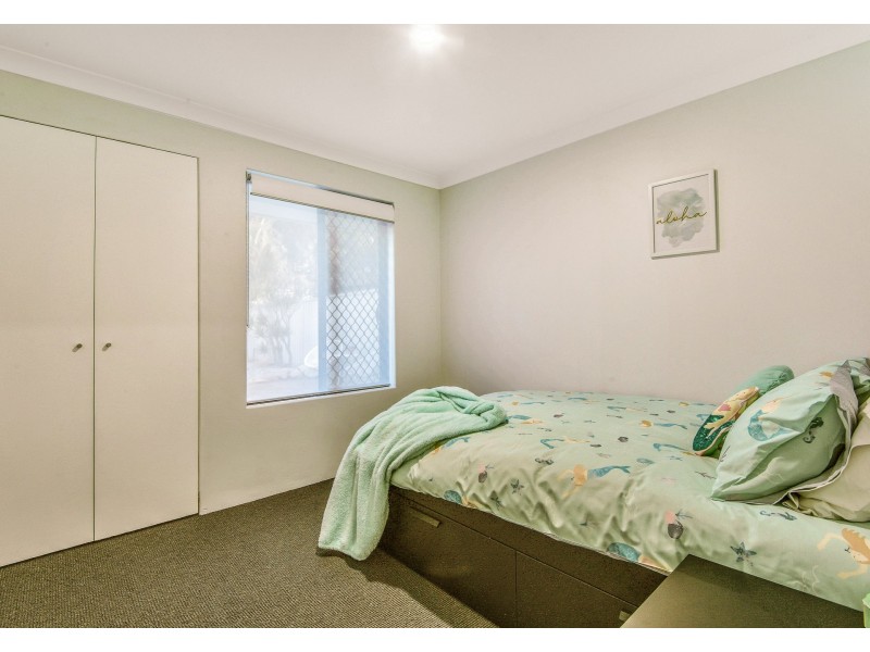 16 Constantine Way, Marangaroo WA 6064