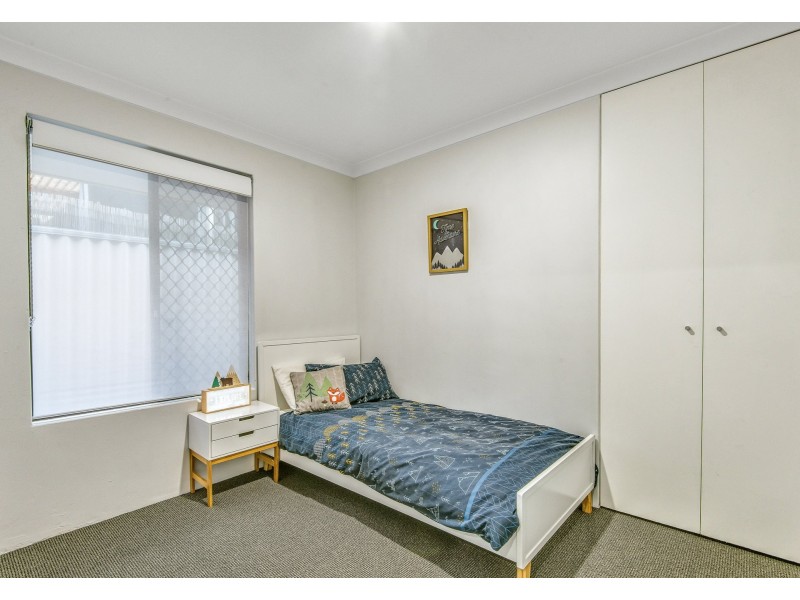 16 Constantine Way, Marangaroo WA 6064