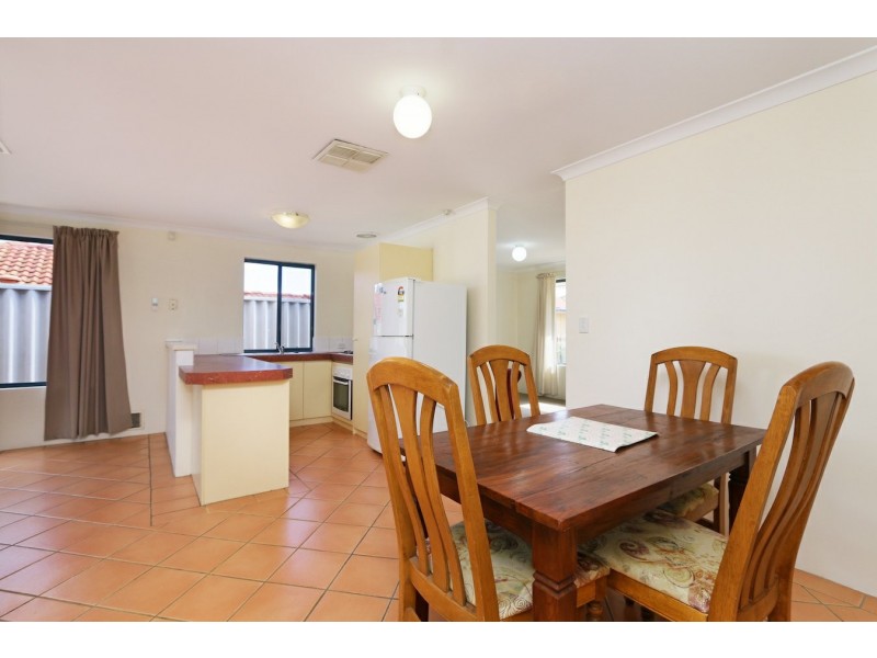 8/24 Farnham Street, Bentley WA 6102