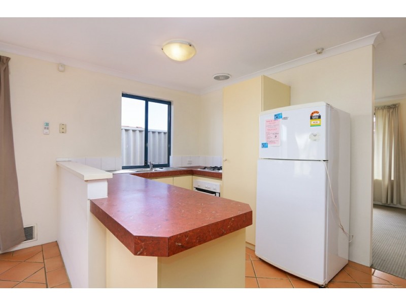 8/24 Farnham Street, Bentley WA 6102