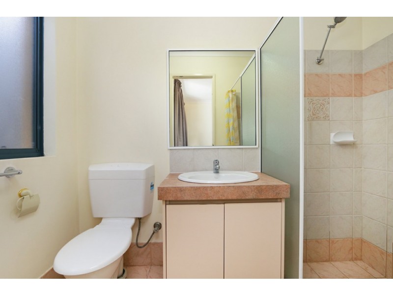 8/24 Farnham Street, Bentley WA 6102