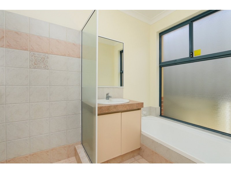 8/24 Farnham Street, Bentley WA 6102