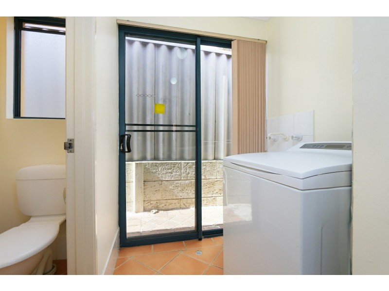 8/24 Farnham Street, Bentley WA 6102