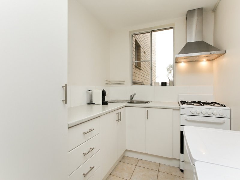 6/2 Minora Place, Rivervale WA 6103