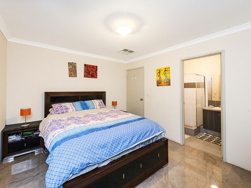 19 Serisier Parkway, Queens Park WA 6107