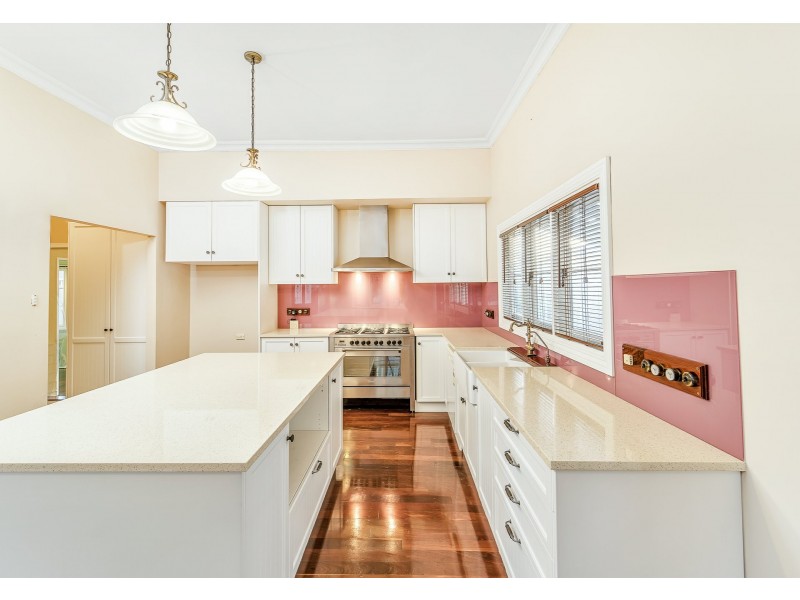 35 Asteroid Way, Carlisle WA 6101