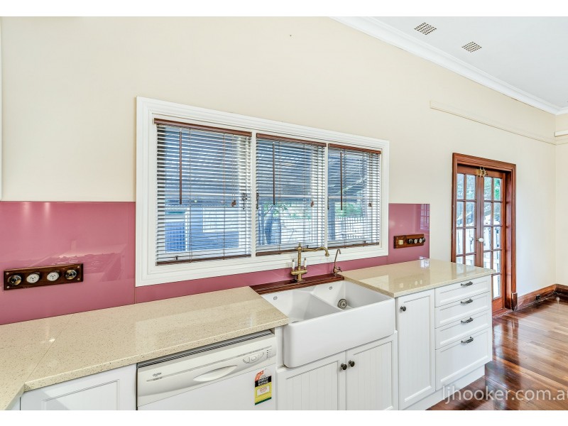 35 Asteroid Way, Carlisle WA 6101