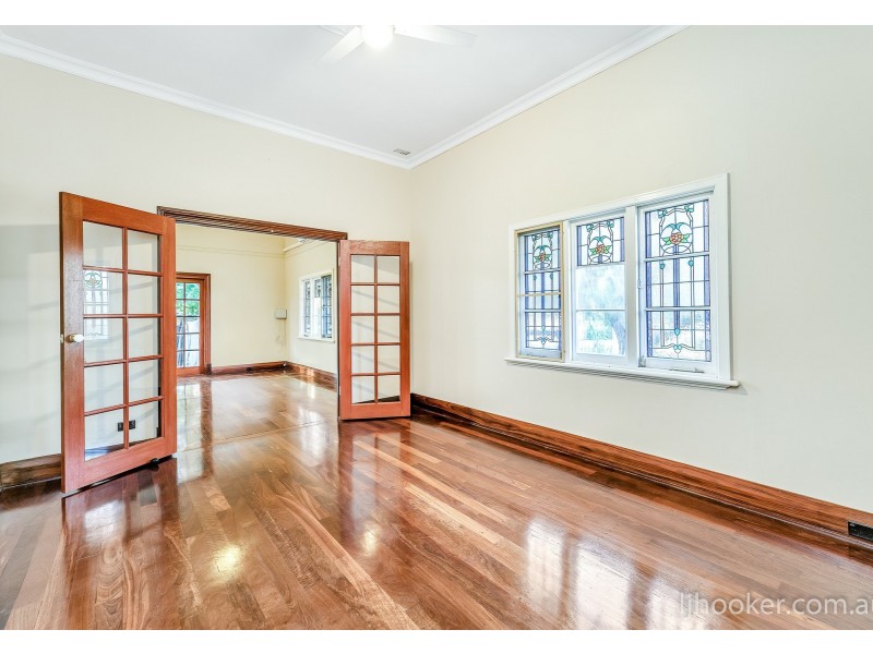 35 Asteroid Way, Carlisle WA 6101