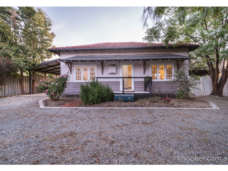 35 Asteroid Way, Carlisle WA 6101