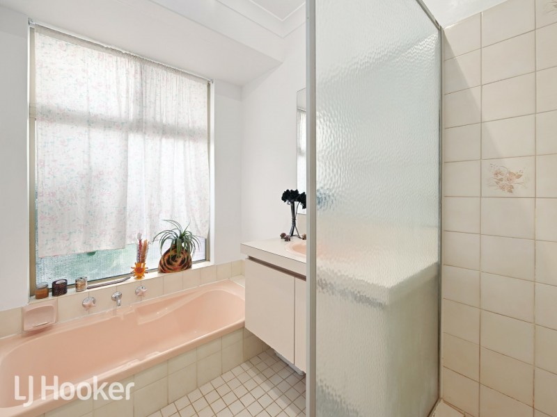 3/6 Farnaby Lane, Beckenham WA 6107