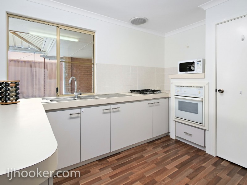 14 Plumdale Way, Woodvale WA 6026