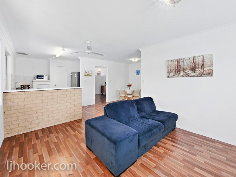 14 Plumdale Way, Woodvale WA 6026
