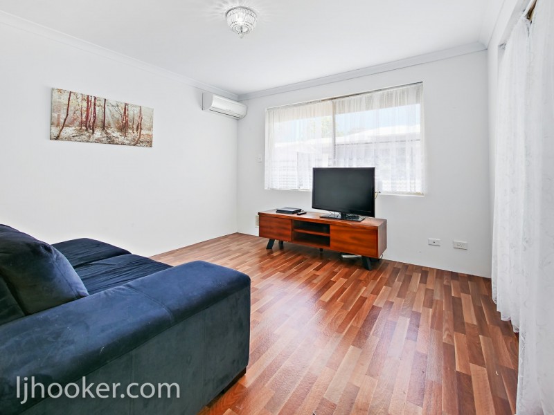 14 Plumdale Way, Woodvale WA 6026