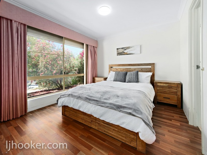 14 Plumdale Way, Woodvale WA 6026