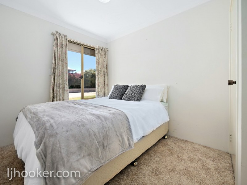 14 Plumdale Way, Woodvale WA 6026