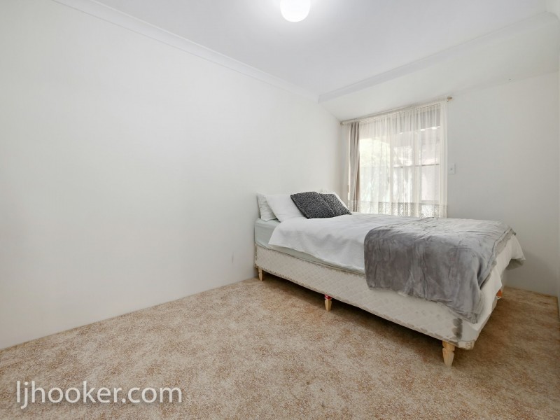 14 Plumdale Way, Woodvale WA 6026