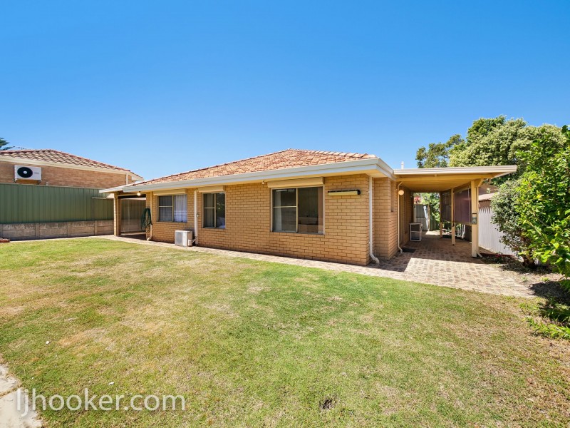 14 Plumdale Way, Woodvale WA 6026